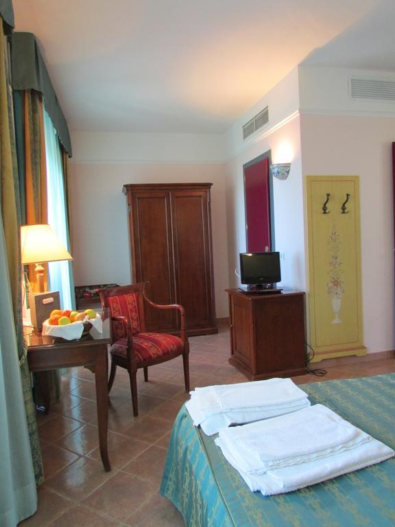Emmaus Hotel Zafferana Etnea Bilik gambar