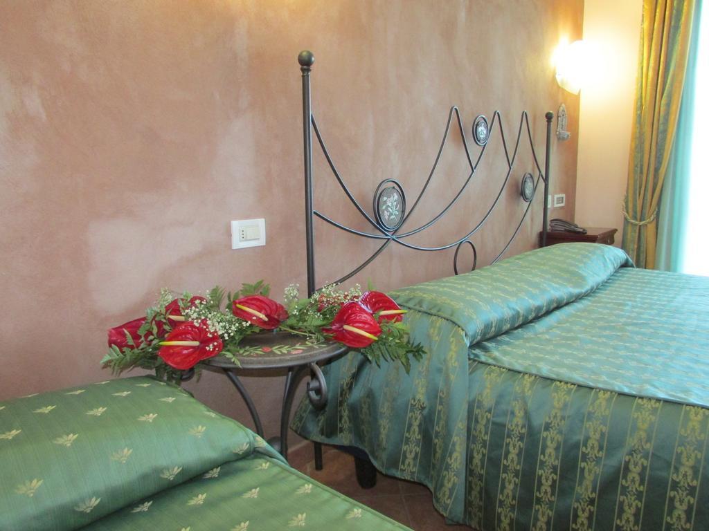 Emmaus Hotel Zafferana Etnea Bilik gambar